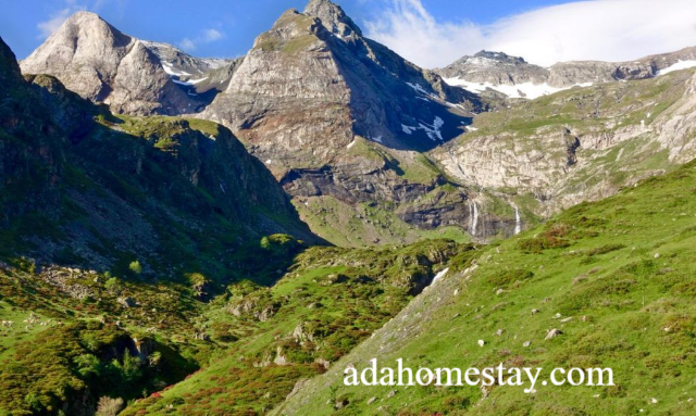 Trekking Pegunungan Pirenia Spanyol